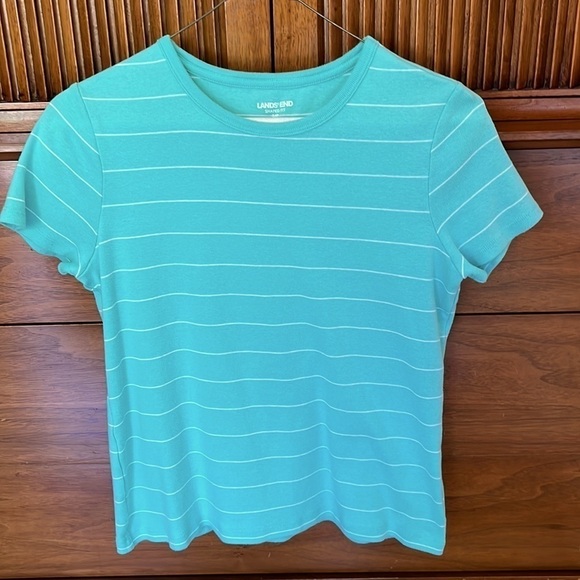 Lands’ End Woman’s Fitted Cotton Tee Shirt - Picture 7 of 7